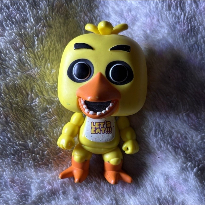 Five Nights at Freddy's Chica funko pop out of box