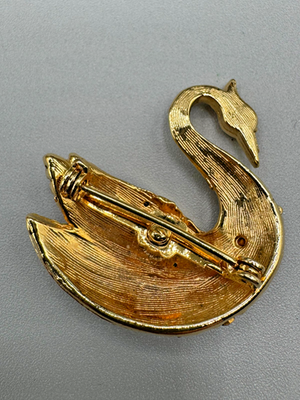 Petit oiseau vintage de ton or avec broche en strass
