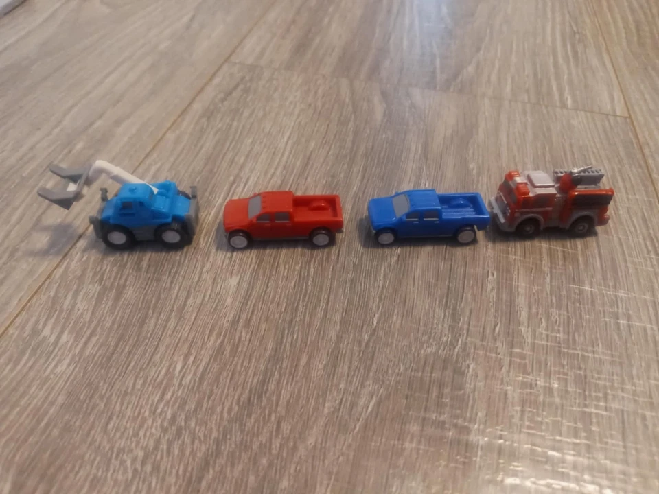 Tonka Tinys Mini Micro Toy Lot 112 Piece Plastic Track Vehicles Accessories - Image 3 of 4