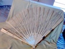 VINTAGE CREME SILK LACE  FOLDING FAN 