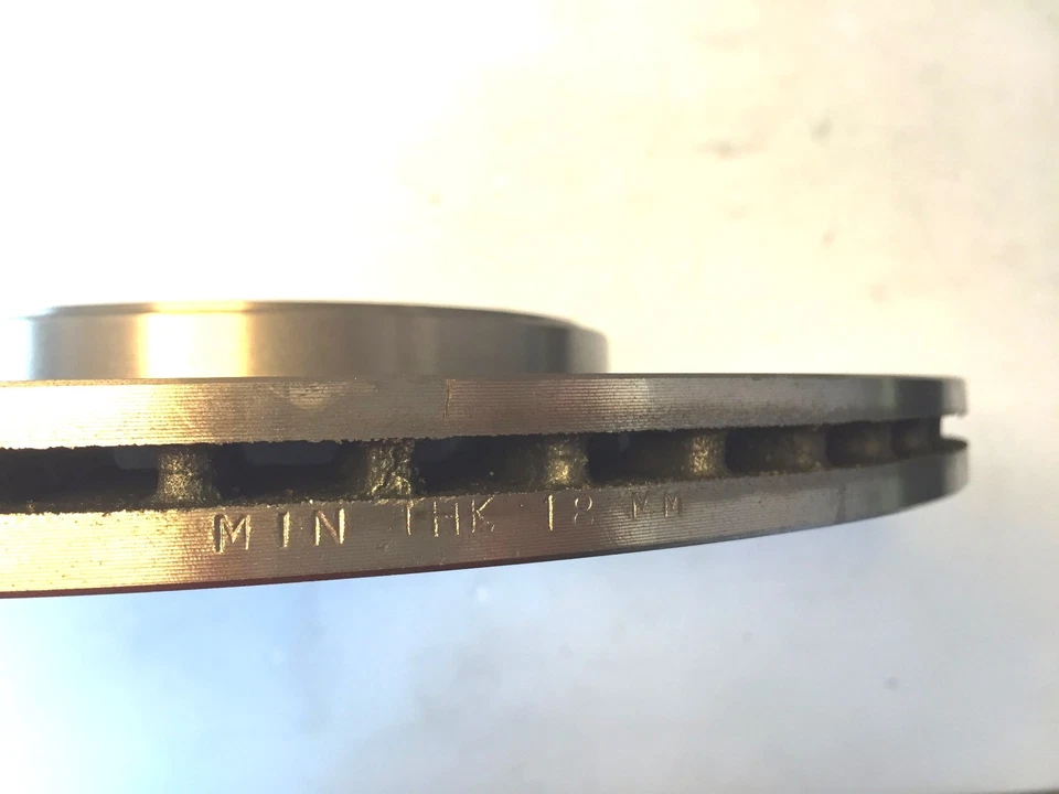 Jaguar XF XJ XJ8 XK 405 26007 613 Rear Disc Brake Rotor - Eurospare C2C 025339 E - Image 3 of 4