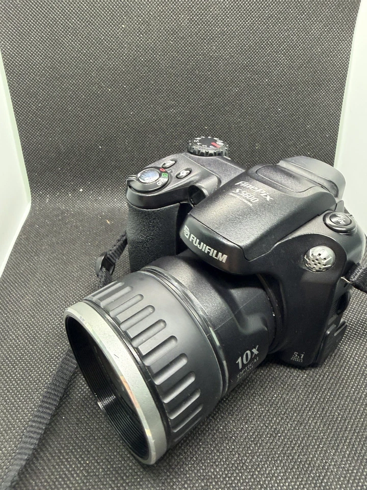 Fujifilm FinePix S Series S5600 5.1MP Digital Camera - Black, photo 2 of 5