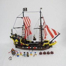 LEGO Pirates 6285: Black Seas Barracuda (Dark Shark). With instructions
