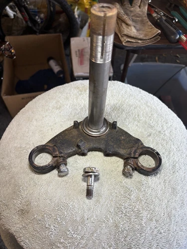 STEERING STEM