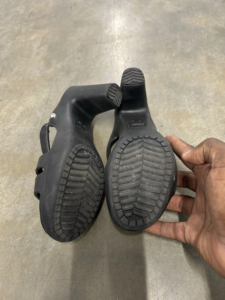 Босоножки-шлепанцы Crocs KADEE черные с открытым носком с Z-образным ремешком размер США женские 8 - Изображение 4 из 4