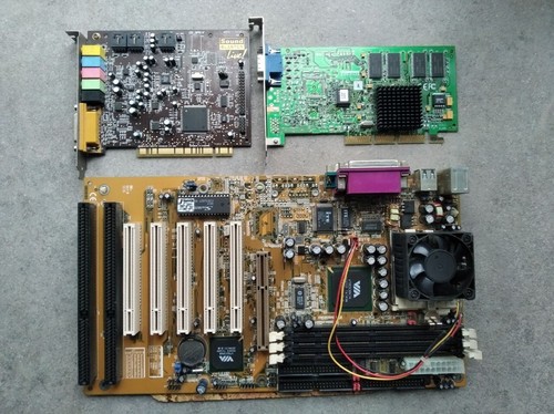 MB Socket 370 + Celeron SL52Y 733/128/66 + Creative CT4830 + Diamond S3 Savage4 - 第 1/9 張圖片