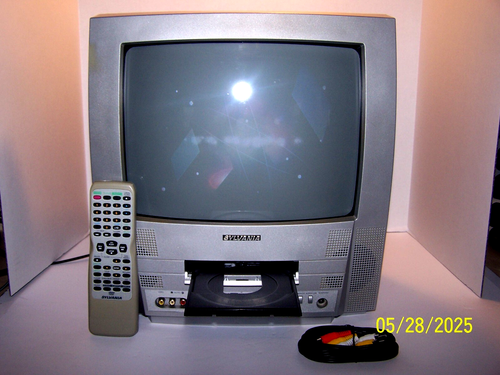 Sylvania SRTD413 13" CRTV DVD/TV Combo Retro Gaming Tested Working!! With REMOTE - Picture 6 of 23