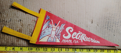 VINTAGE SEAQUARIUM MIAMI FLORIDA FELT PENNANT 12