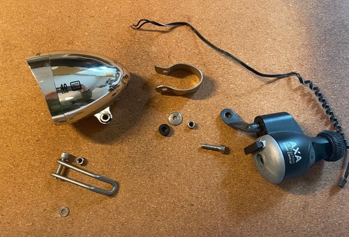 XLC LED Scheinwerfer + AXA HR Traction Dynamo