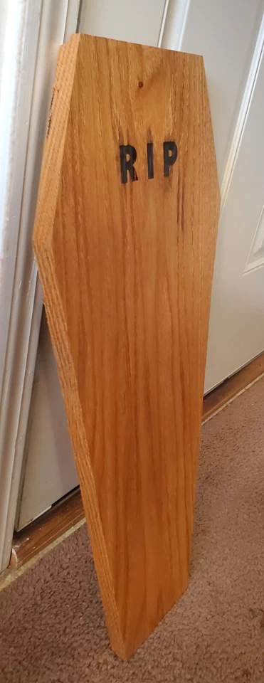 Charcutería / tabla de cortar, hecha a mano, en forma de ataúd Foto 3 de 3