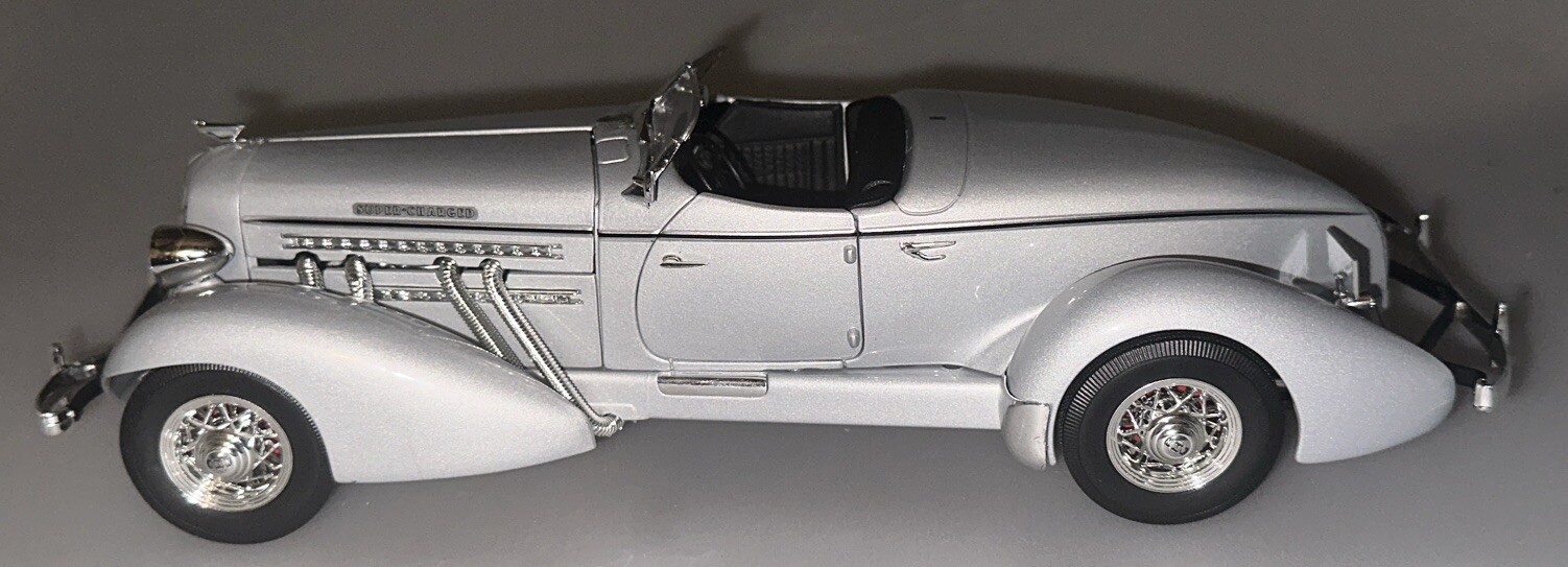 Auto World 1935 Auburn 851 Speedster Silver 1:18 Scale Diecast Model