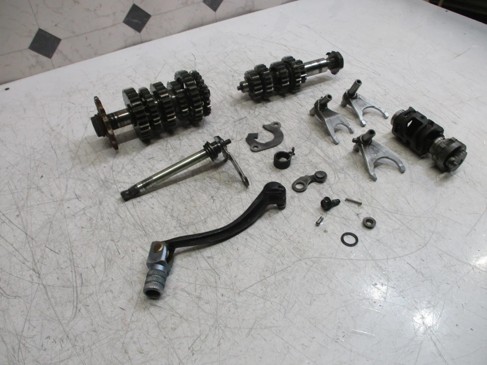 Yamaha yz250f yz 250 f 2004 04 transmisión engranajes horquillas palanca de cambios. Foto 3 de 4