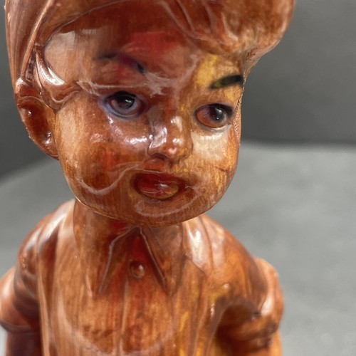 1970s Wood Basswood Carved Figurine Boy w/ Suitcase Lacquered Finish 6.5” Kitsch - Picture 7 of 10