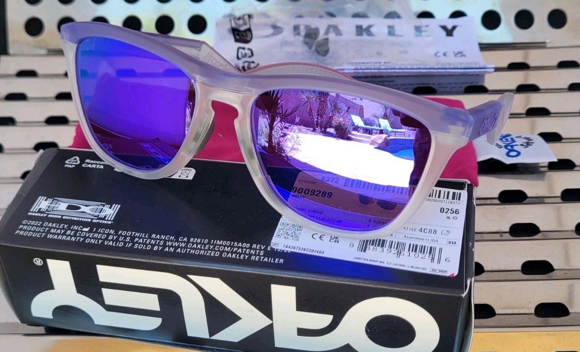 New Oakley FROGSKINS HYBRID 9289-0155 Sunglasses Matt Lilac-Clear