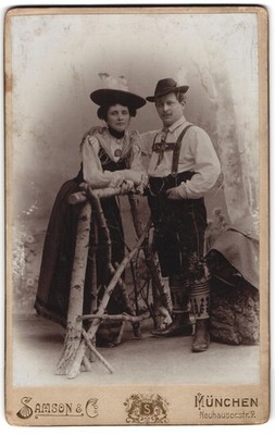 Fotografie Samson & Co., München, Neuhauserstr. 7, bayerisches Trachtenpaar im  
