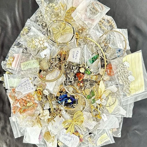 Reseller Estate Costume Jewelry Lot 151 – Vintage & Modern 2 Pounds