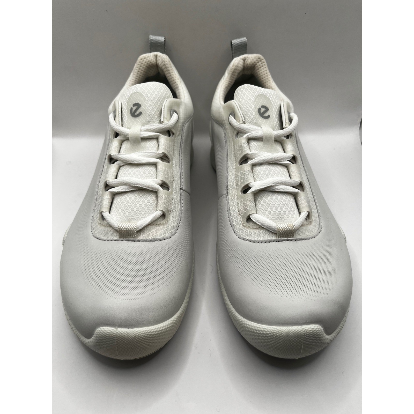 Womens 6 / 6.5 White Gray New