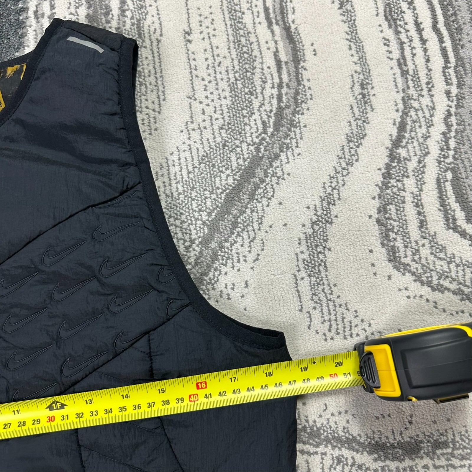 Nike Aerolayer Reversible Black Sz Small Leopard Wild Run Vest Body Warmer Gilet image 7