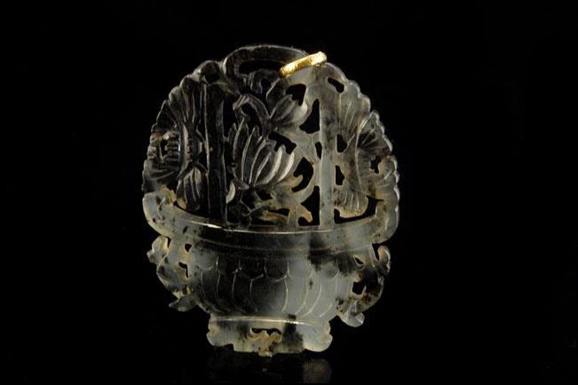 DE COLECCIÓN CHINO TALLADO JADE PIEDRA DURA CESTA FLOR AMULETO COLGANTE AOPC Foto 2 de 2