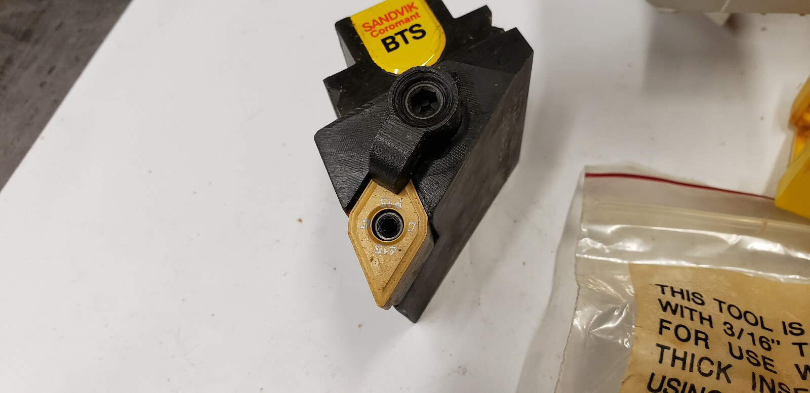 Sandvik BT32 MDJNL 3240A 15 Cutting Unit Tool Holder NEW SURPLUS Lot 1 sandvik-bt32-mdjnl-3240a-15-cutting-unit-tool-holder-new-surplus-lot-1