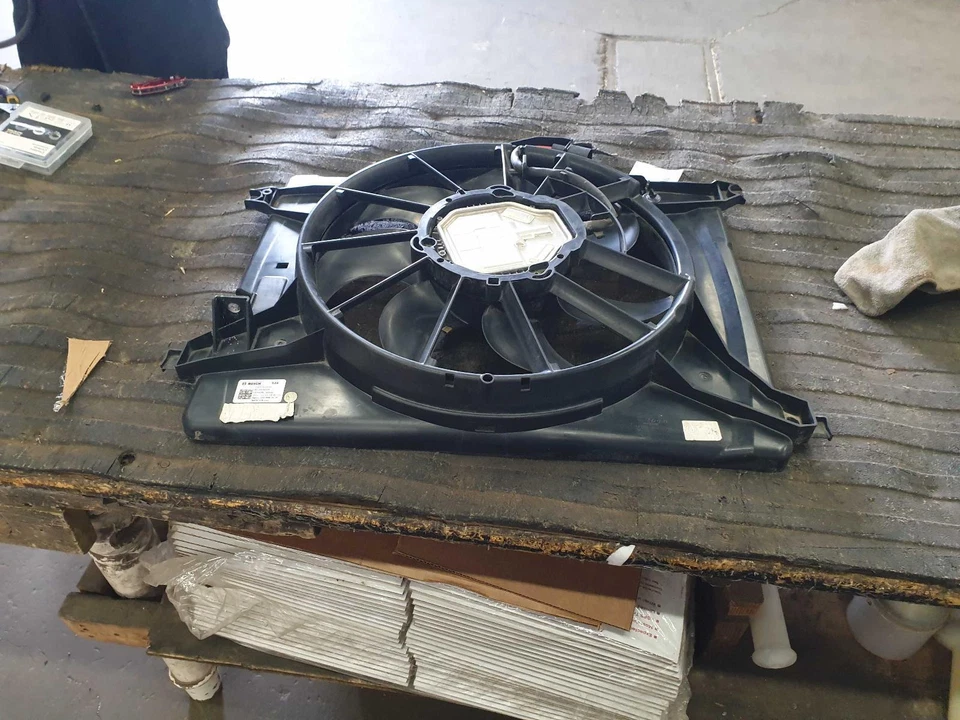 Вентилятор двигателя охлаждения 16 17 BMW 750i в сборе 850 Вт --78K-- - Изображение 2 из 4