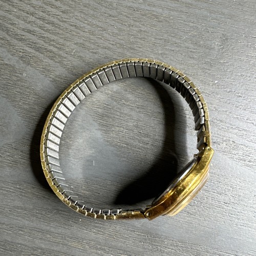 Vtg Pulsar Watch Women Gold Tone V782-0040 Date 24mm Stretch New Battery 6.5" - Picture 3 of 4