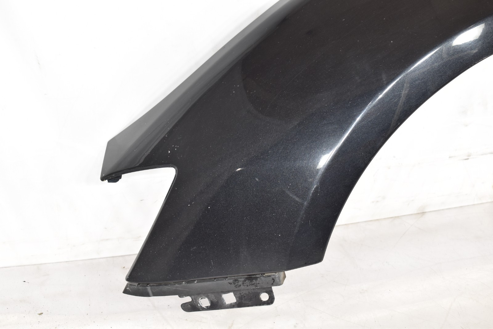 14-20 Maserati Ghibli Front Left Driver Side Fender Assembly Black 670008304 OEM