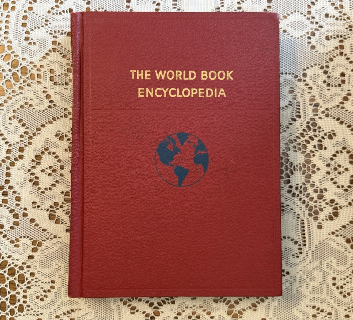 洋書 IDEAL  BOOK 1957 The World Book Encyclopedia 1957 Edition Red & Blue Hardcover ~You