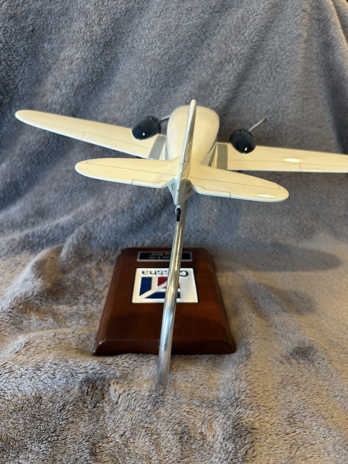 Cessna T-50 Song Bird Sky King TV Show N53378 Desk Top Model 1/32 SC Airplane
