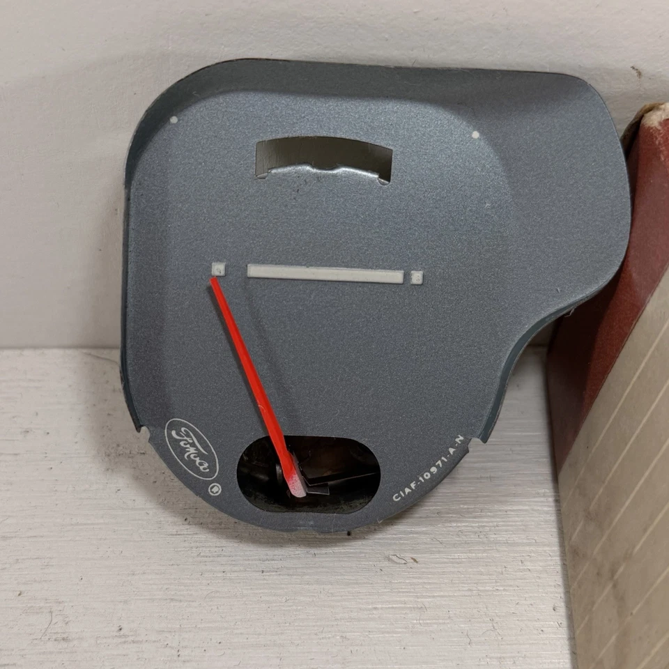 New OEM C1AZ10833A Fomoco  1961-64 Thunderbird original dash temperature gauge - Image 2 of 4