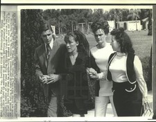 1972 Press Photo Widow of Richard Guzman, Carla and others at funeral in Florida