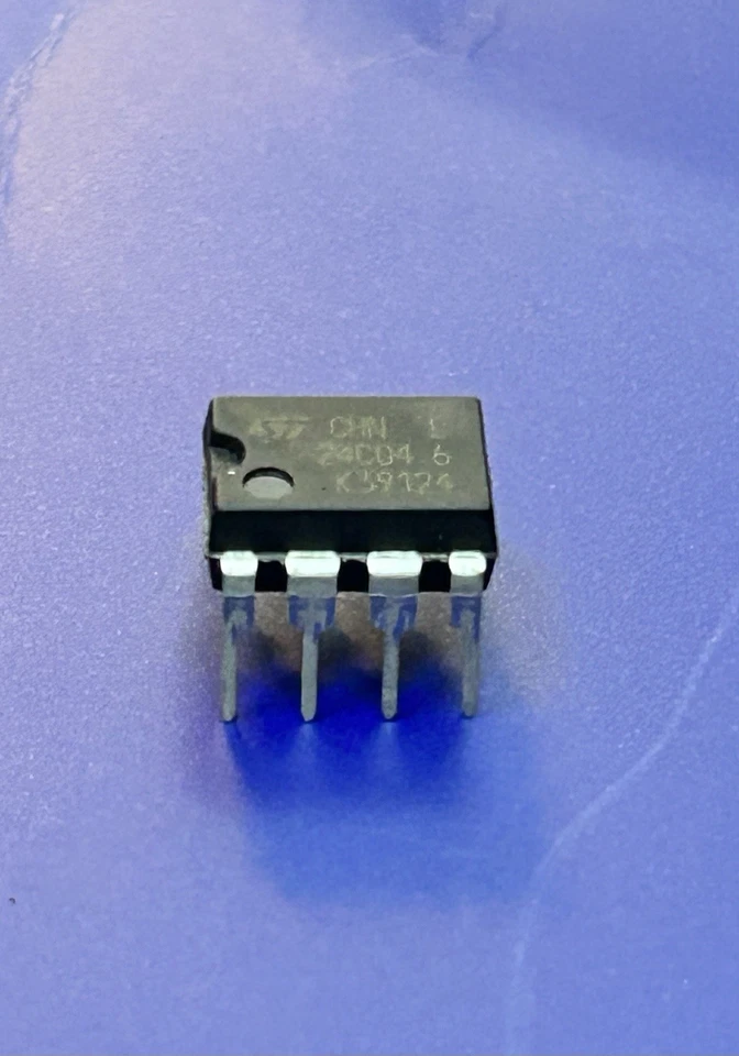 RCA EEPROM IC 245426 – 24C04 DIP-8 -New Old Stock - Image 3 of 4