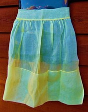 ANTIQUE WOMEN'S APRON  BEAUTIFUL DESIGN  PRISTINE CONDITION  QUALITY LINEN