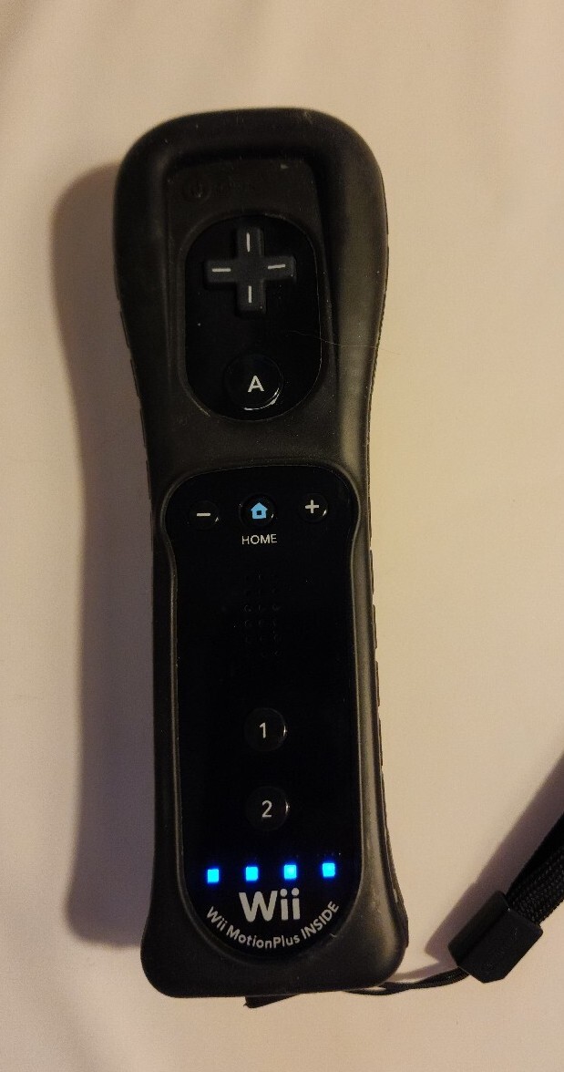 Lot of 2 OEM Black Nintendo Wii Remotes Motion Plus Wiimote, 1 Nunchuck, 2 cases - Picture 3 of 7