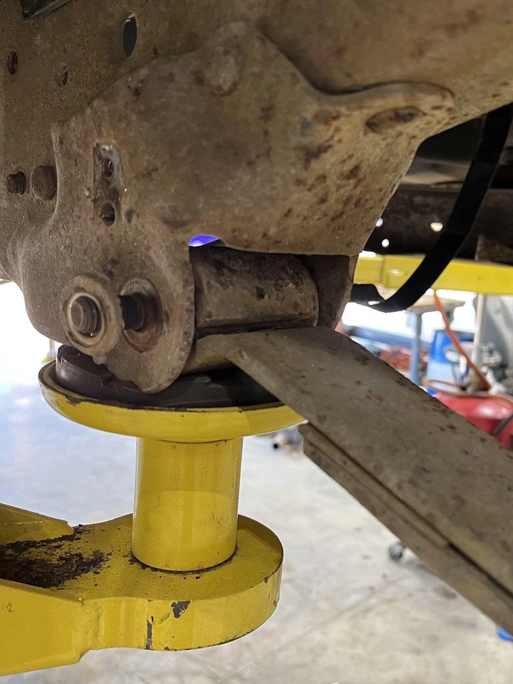 1982 - 1993 Chevrolet S10 Rear Leaf Spring - 4 Leaf OEM 15978567 - Image 2 of 4