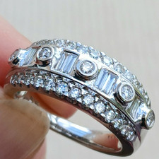 Striking One 1.00 carat Baguette & Round Diamond Ring 18ct White Gold 8.50g Sz N