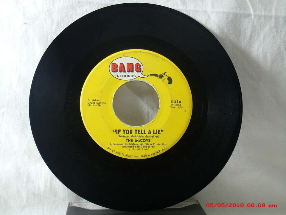 THE McCOYS-(45)-UP AND DOWN/IF YOU TELL A LIE   RICK DERRINGER'S 1ST GROUP- 1966 Foto 2 de 2