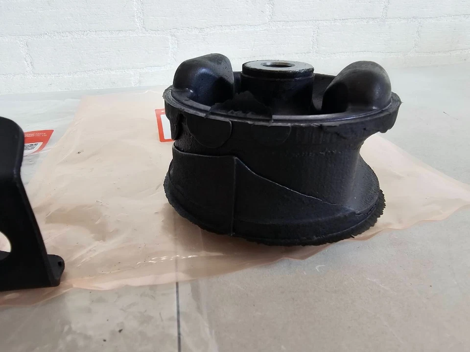 Genuine HONDA OEM ACTY HA4 HA5 HH3 HH4 ACTY TRUCK HA3 HA4 Engine Mount Set of 2 - Imagem 3 de 4