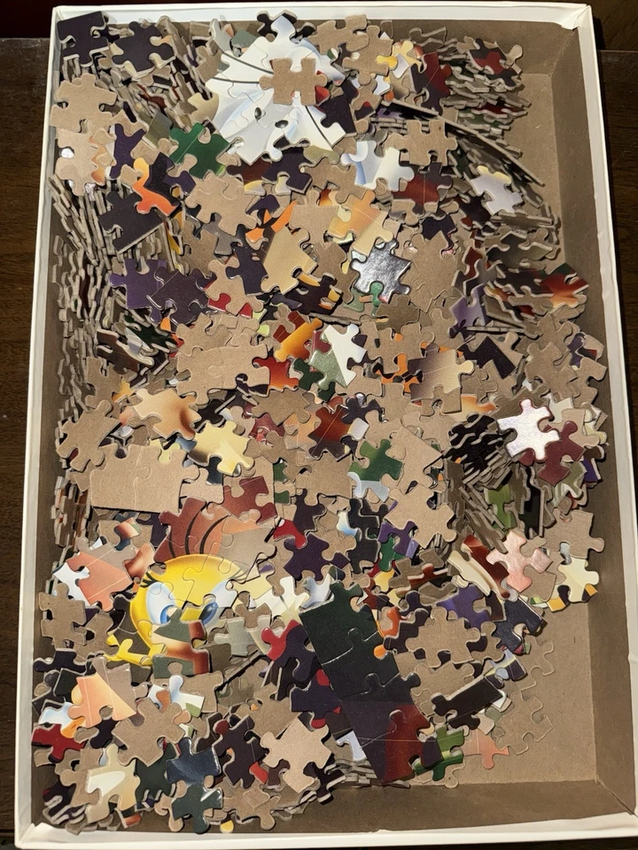 Warner Bros. Strange Space Tales Terror Marvin the Martian 1000 Piece Puzzle - Image 3 of 3