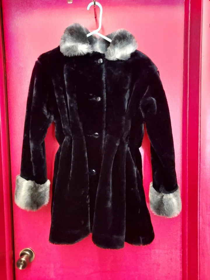 KC COLLECTION BLACK FAUX FUR CINCHED WAIST COAT SIZE M - Image 2 of 4