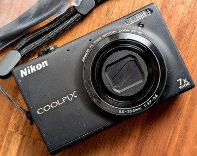 LCD has issues Nikon COOLPIX S6100 16.0MP Digital Camera 7x Zoom English ok JP