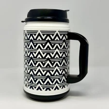 VICTORIA SECRET PINK LOGO TRAVEL CHUG MUG JUMBO BOTTLE WITH HAND 24 FL OZ