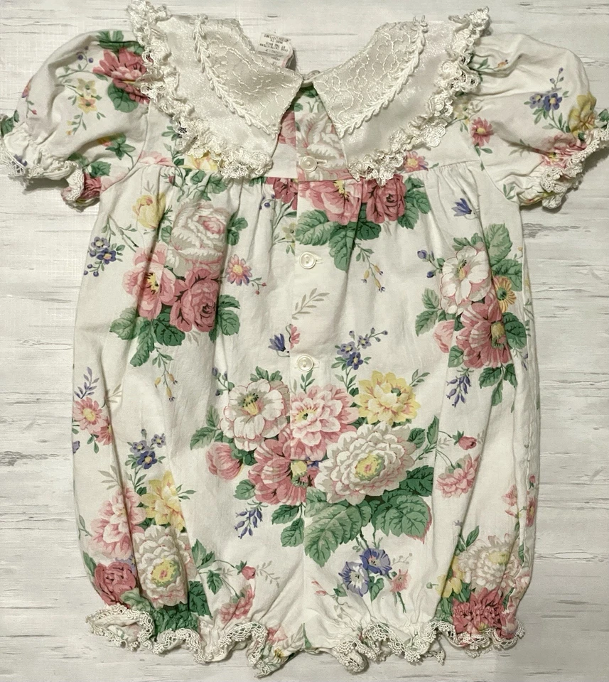 复古 90 年代女宝宝 18 个月象牙色花卉印花连体泡泡短连身裤 1990 年代 — 第 2/4 张图片