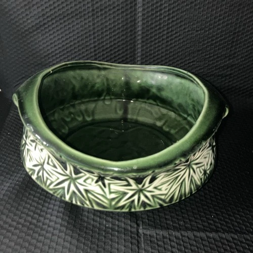 Vintage 1968 MCP 14 McCoy Planter Starburst Green and White Used