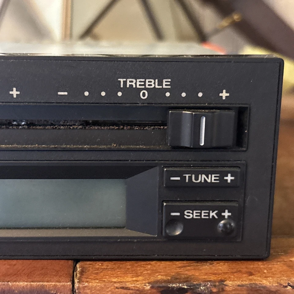 Radio AM FM Chrysler Jeep Cherokee XJ 91-96 OEM 56007519 - ¡SIN PROBAR! USADO! Foto 4 de 4