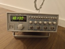 Voltcraft 7202 Sweep / Function / Pulse Generator 2 MHz (Sine,Triangle, Ramp...)