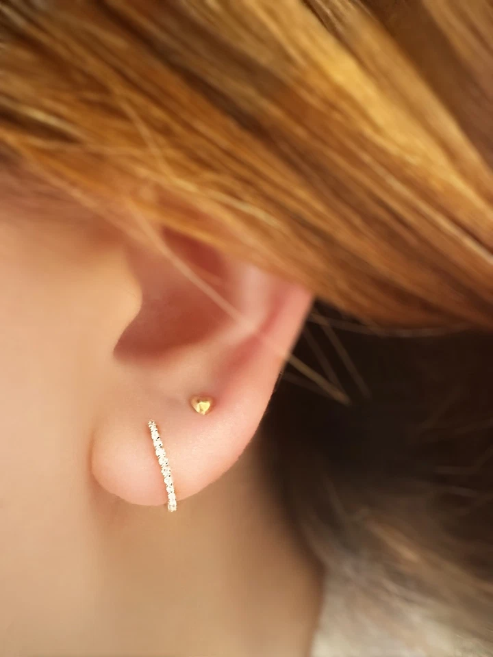 Aretes tipo argolla de diamantes de oro macizo de 18 quilates Huggies de 12 mm VS oro amarillo natural de 18 quilates sol Foto 3 de 4