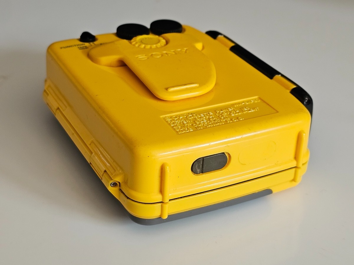 e*o様 SONY Walkman Sports ・ジャンク品 Super rare Sony Walkman Sports WM-SXF30 RADIO Cassette Player