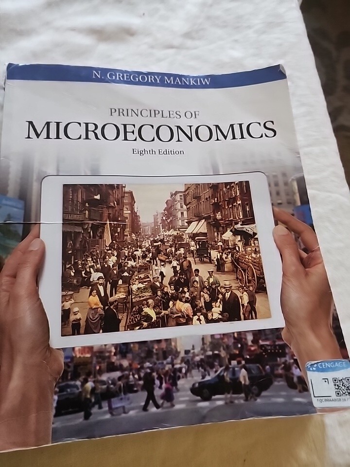 洋書 Principles of Economics, Mankiw, 8th Ed. Principles of Microeconomics - 8th Edition by N. Gregory