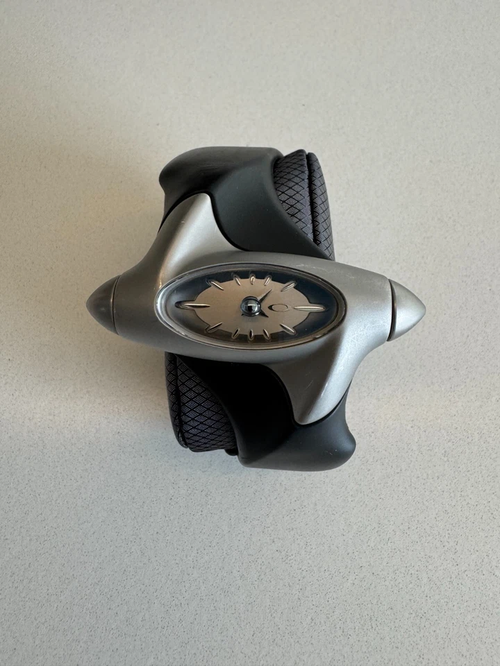 OAKLEY Torpedo Quartz Watch Analog Rubber Stainless Steel Rare - Image 2 of 4